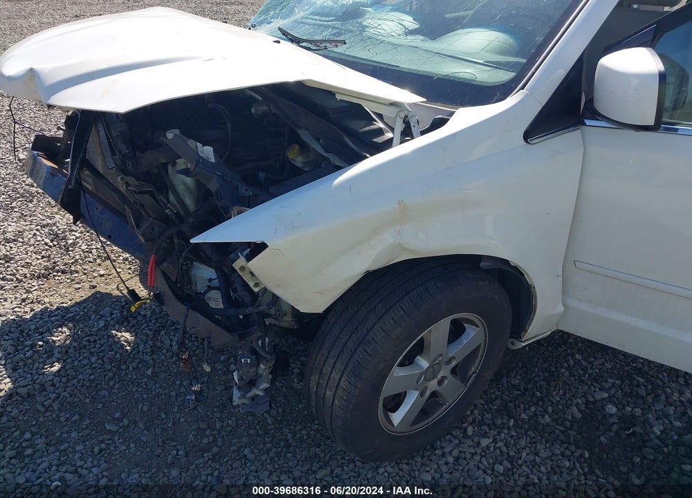 2011 DODGE GRAND CARAVAN CREW VIN: 2D4RN5DG2BR755448
