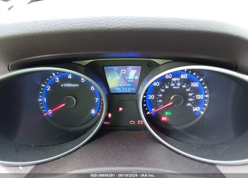 2015 HYUNDAI TUCSON SE VIN: KM8JU3AG1FU056919
