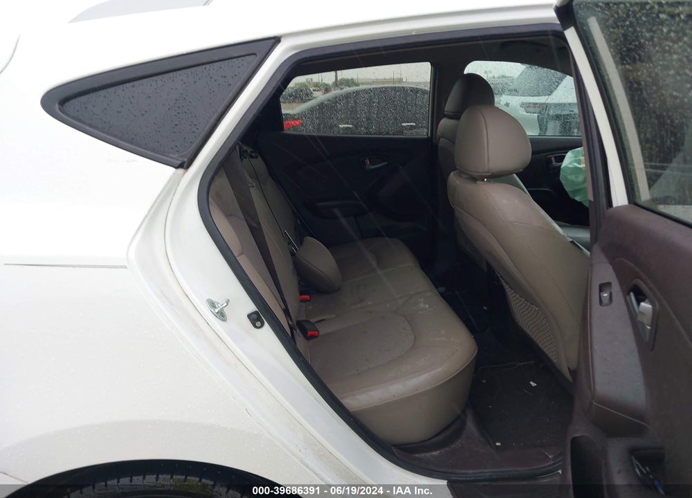 2015 HYUNDAI TUCSON SE VIN: KM8JU3AG1FU056919