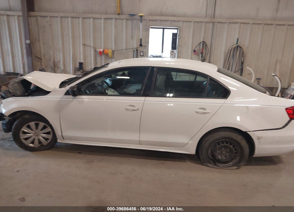 2013 VOLKSWAGEN JETTA 2.0L S VIN: 3VW2K7AJ5DM382173