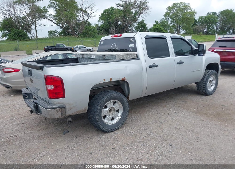 2011 CHEVROLET SILVERADO 1500 LT VIN: 3GCPKSE39BG376007