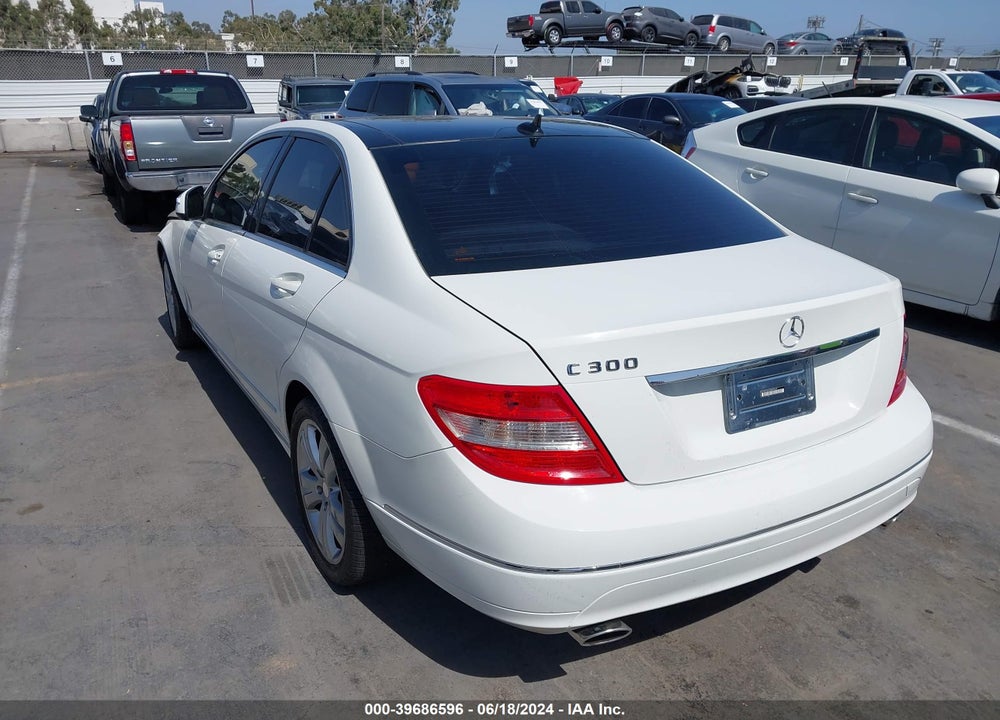 2009 MERCEDES-BENZ C 300 LUXURY/SPORT VIN: WDDGF54X29R049619