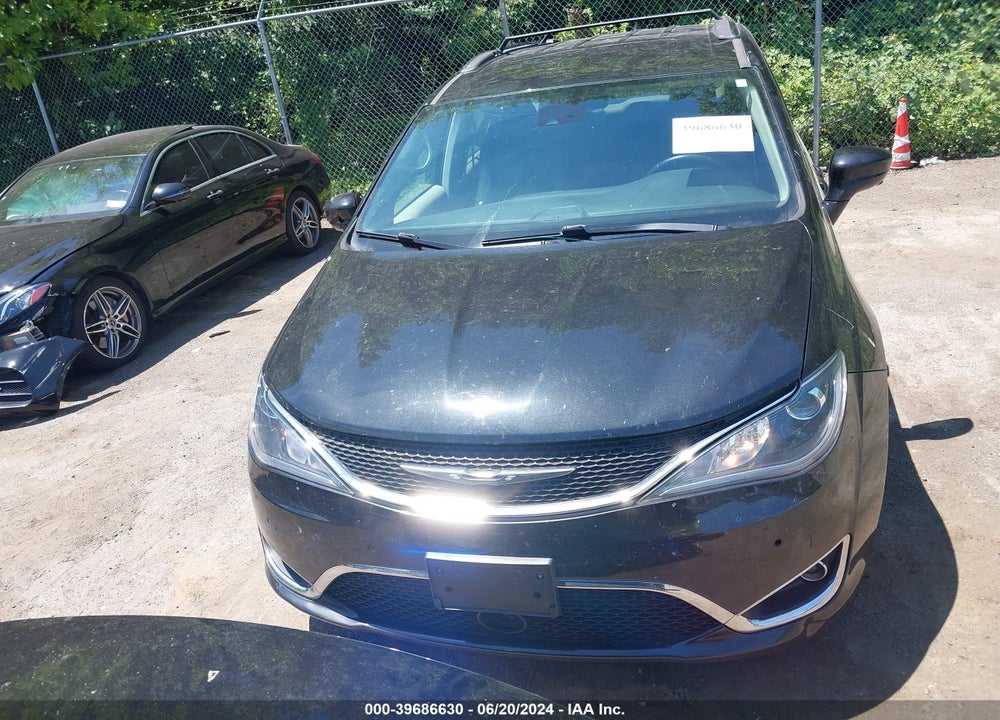 2017 CHRYSLER PACIFICA TOURING L PLUS VIN: 2C4RC1EG8HR528557