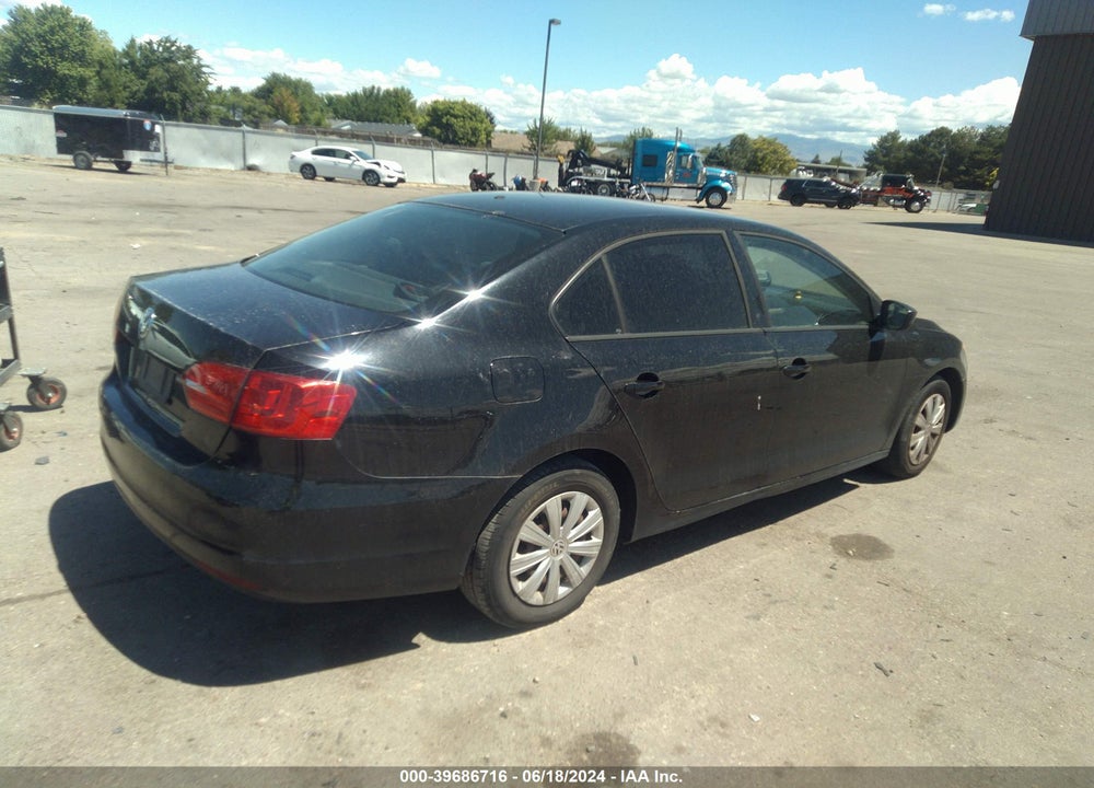 2012 VOLKSWAGEN JETTA 2.0L S VIN: 3VW2K7AJ0CM379244