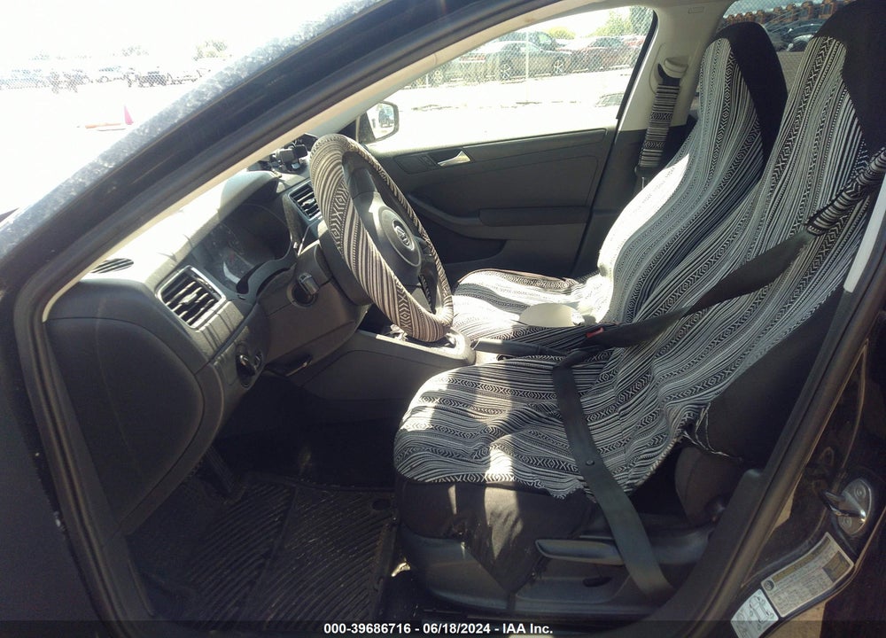 2012 VOLKSWAGEN JETTA 2.0L S VIN: 3VW2K7AJ0CM379244