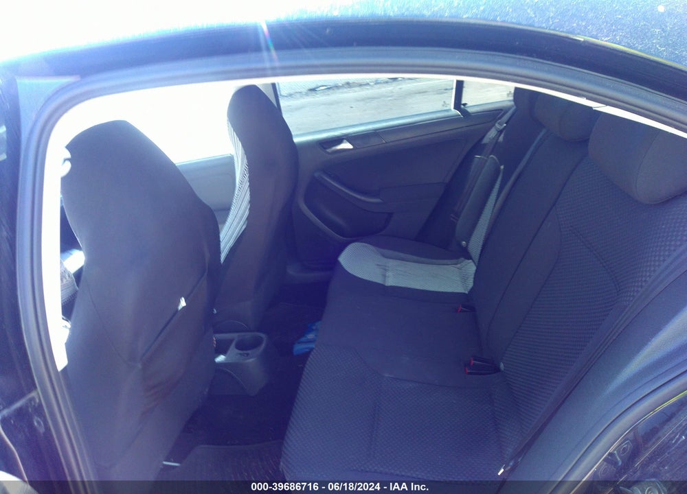 2012 VOLKSWAGEN JETTA 2.0L S VIN: 3VW2K7AJ0CM379244