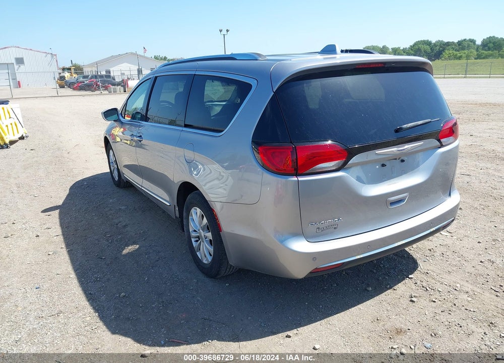 2019 CHRYSLER PACIFICA TOURING L VIN: 2C4RC1BGXKR560390
