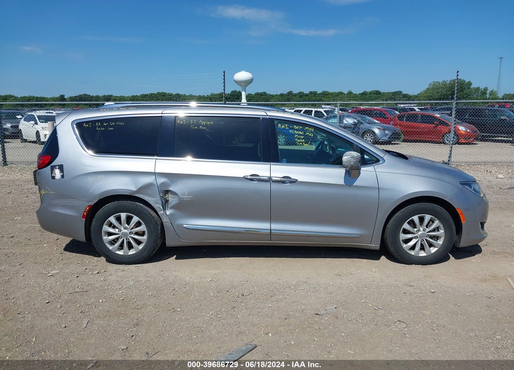 2019 CHRYSLER PACIFICA TOURING L VIN: 2C4RC1BGXKR560390