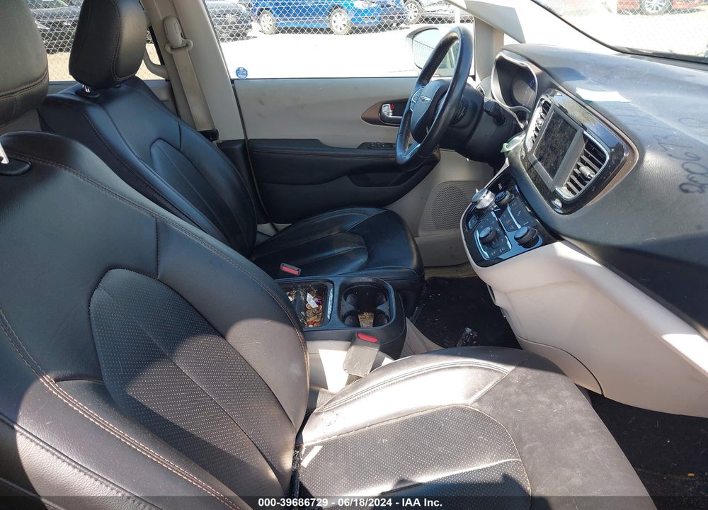 2019 CHRYSLER PACIFICA TOURING L VIN: 2C4RC1BGXKR560390