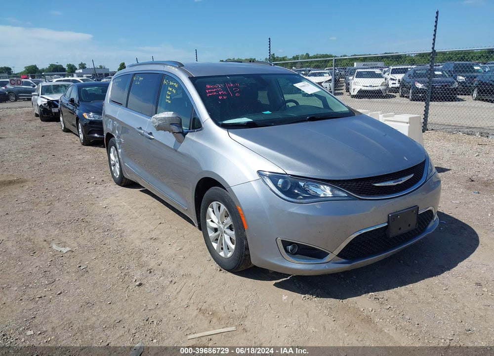 2019 CHRYSLER PACIFICA TOURING L VIN: 2C4RC1BGXKR560390