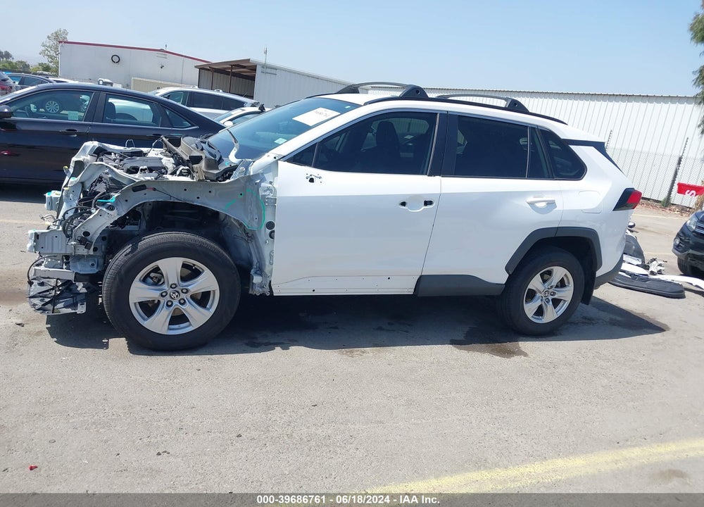 2021 TOYOTA RAV4 XLE VIN: 2T3W1RFV5MC114142