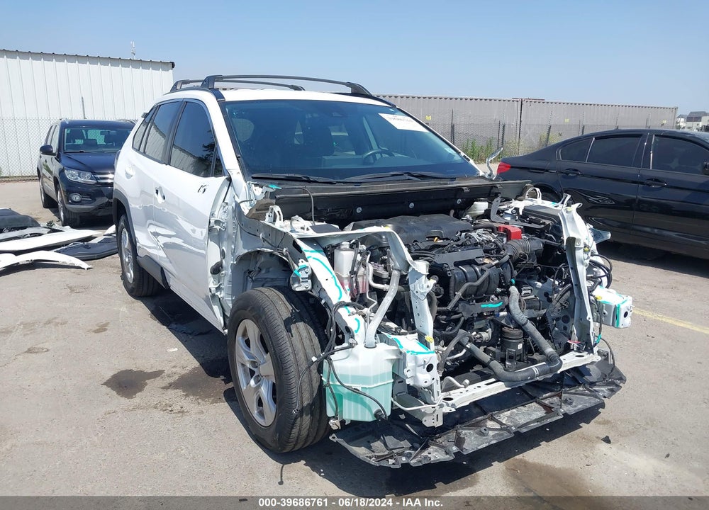 2021 TOYOTA RAV4 XLE VIN: 2T3W1RFV5MC114142