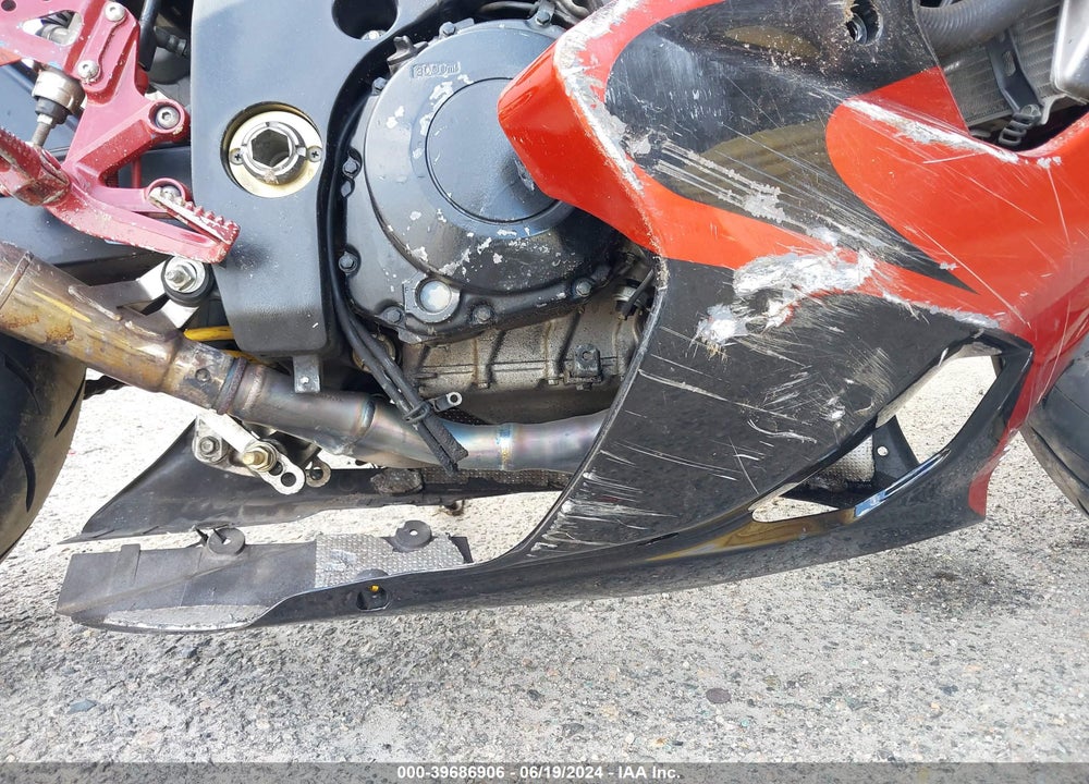 2004 SUZUKI GSX-R1000 VIN: JS1GT75A442107069