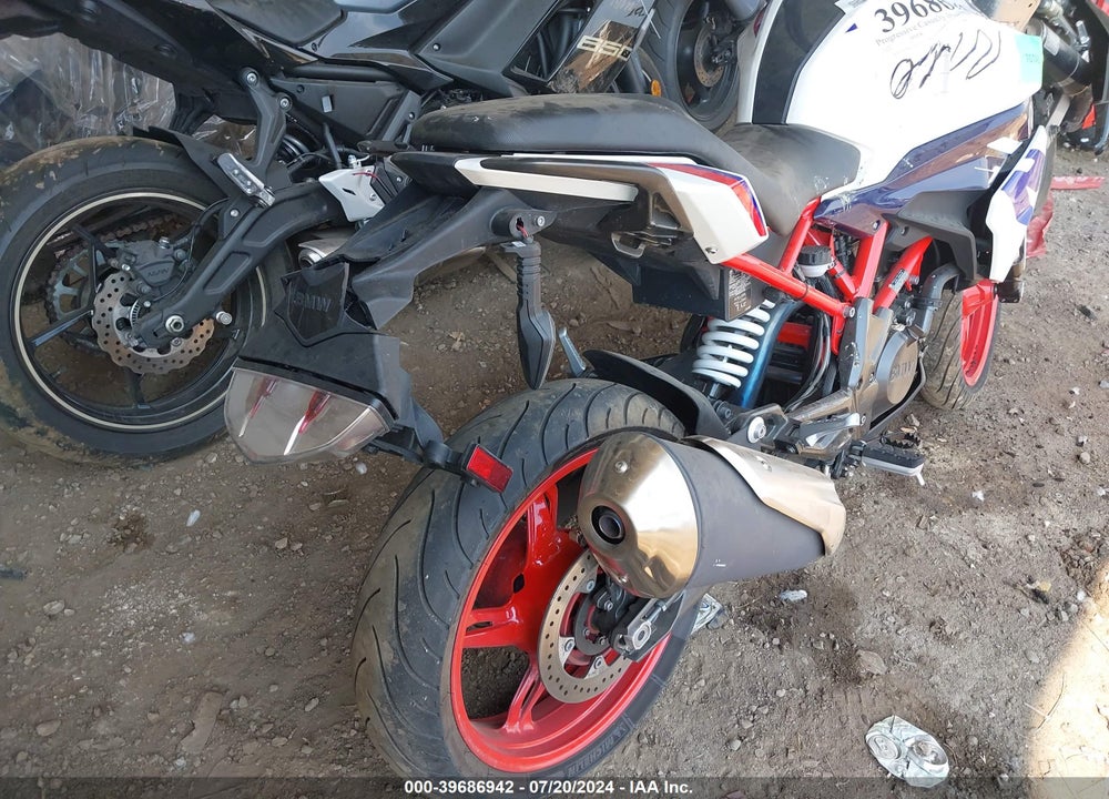 2022 BMW G310 R VIN: WB30G4309NRA33054