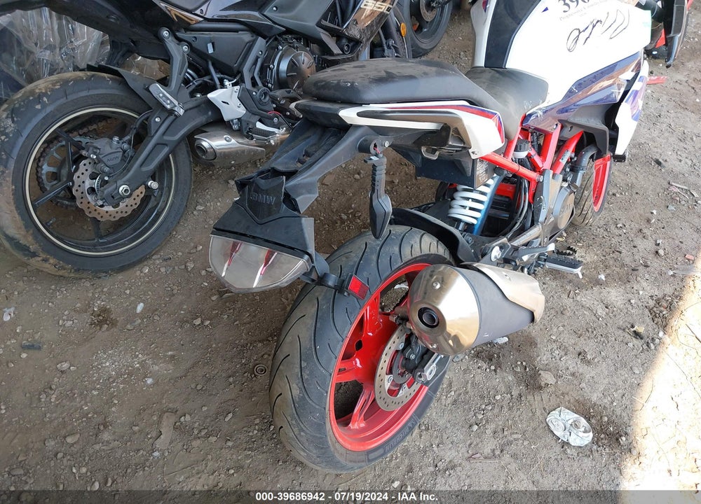 2022 BMW G310 R VIN: WB30G4309NRA33054