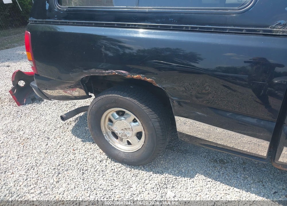 2003 GMC SIERRA 1500 SLE VIN: 2GTEC19V431398985