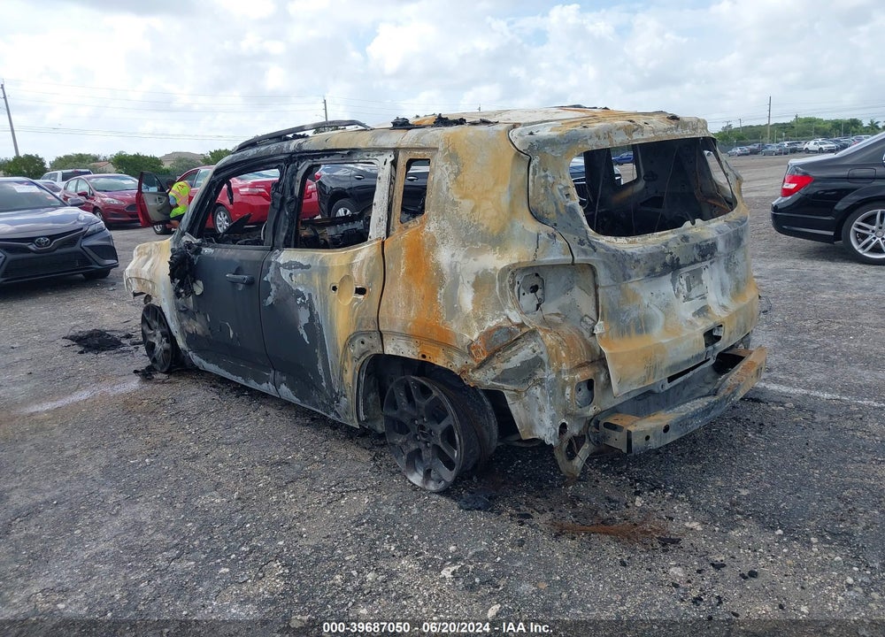 2018 JEEP RENEGADE LATITUDE 4X4 VIN: ZACCJBBB0JPG95273