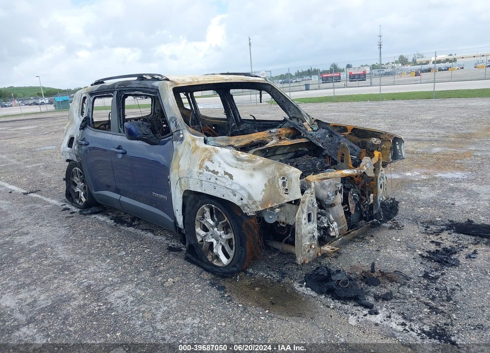 2018 JEEP RENEGADE LATITUDE 4X4 VIN: ZACCJBBB0JPG95273