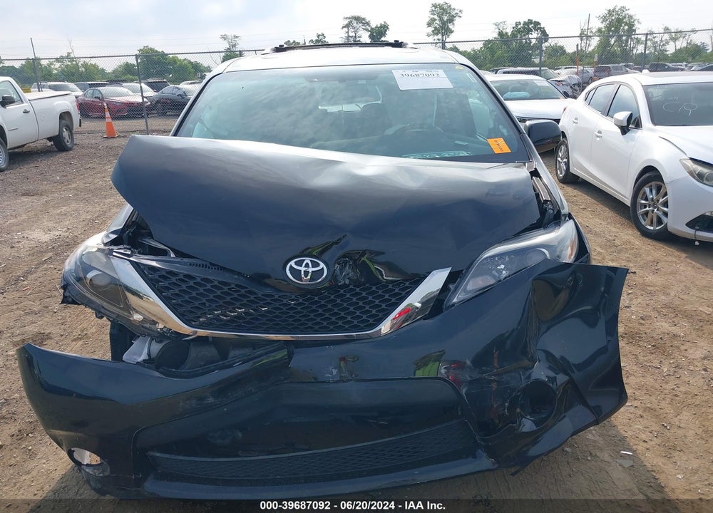 2017 TOYOTA SIENNA SE PREMIUM 8 PASSENGER VIN: 5TDXZ3DC7HS820420