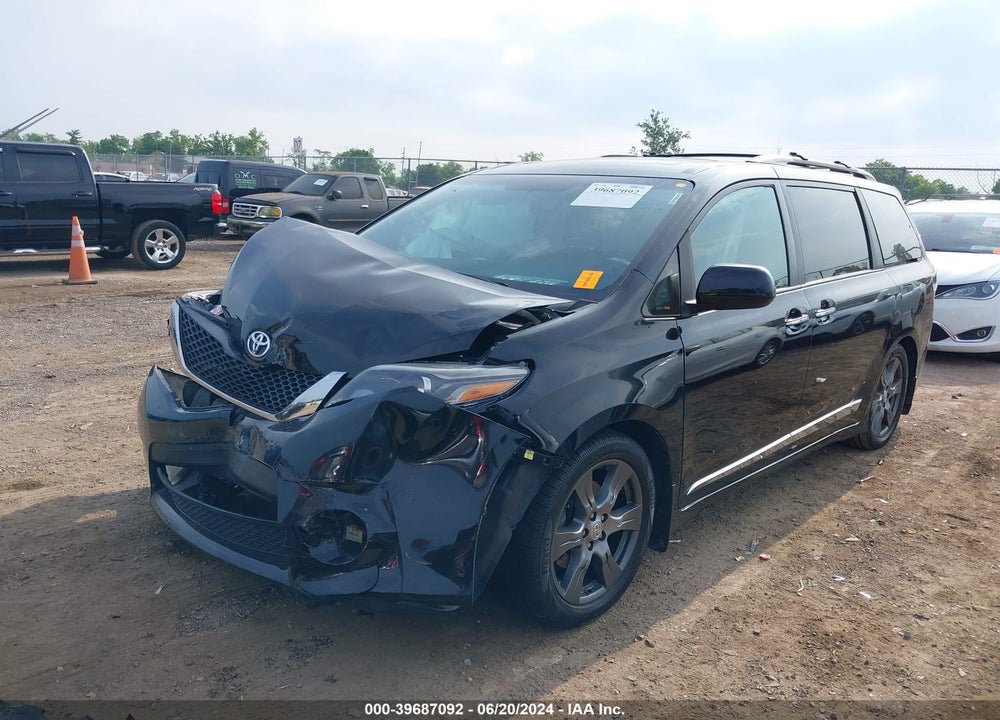 2017 TOYOTA SIENNA SE PREMIUM 8 PASSENGER VIN: 5TDXZ3DC7HS820420