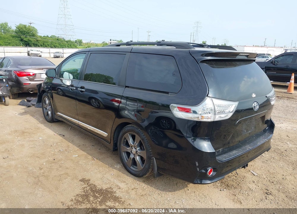 2017 TOYOTA SIENNA SE PREMIUM 8 PASSENGER VIN: 5TDXZ3DC7HS820420