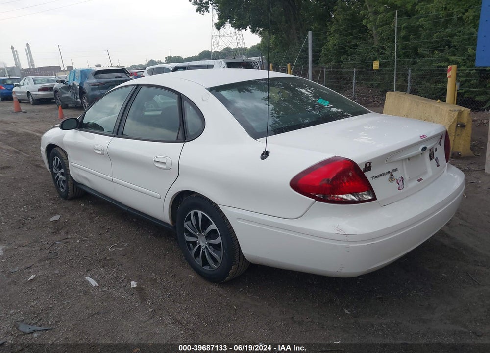 2005 FORD TAURUS SE VIN: 1FAFP53225A113925