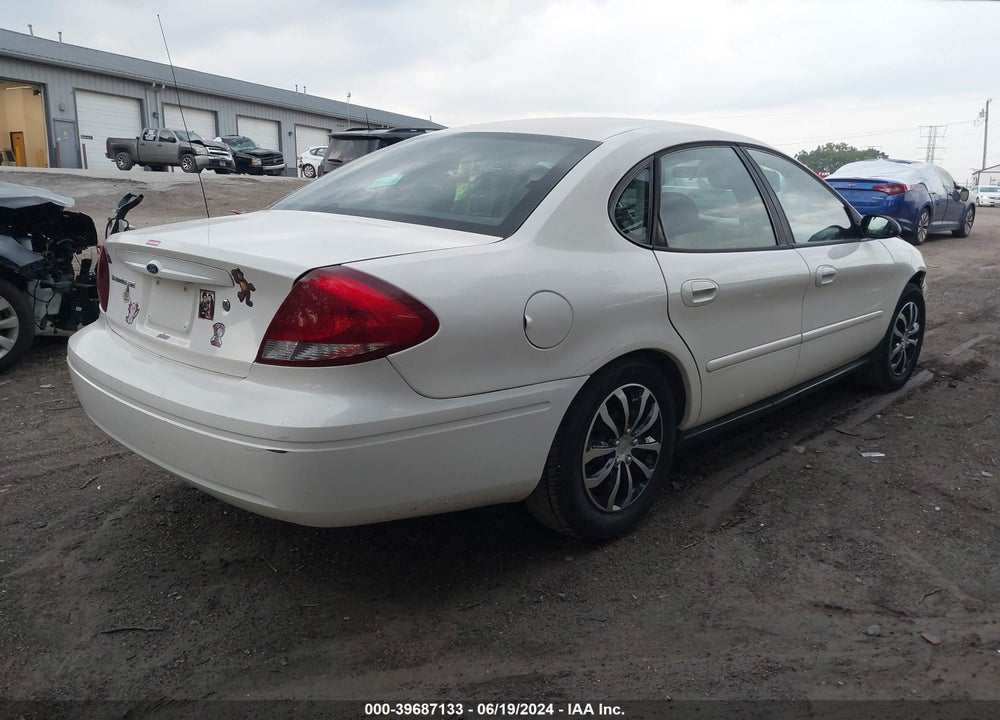 2005 FORD TAURUS SE VIN: 1FAFP53225A113925
