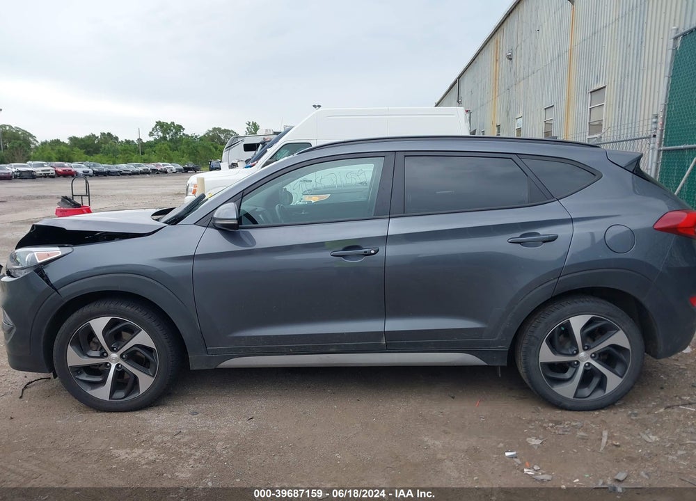 2018 HYUNDAI TUCSON VALUE VIN: KM8J33A28JU836657