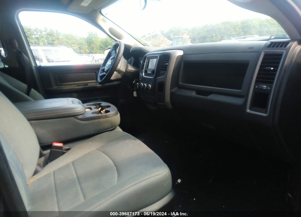 2017 RAM 1500 EXPRESS QUAD CAB 4X4 6'4 BOX VIN: 1C6RR7FG9HS539122