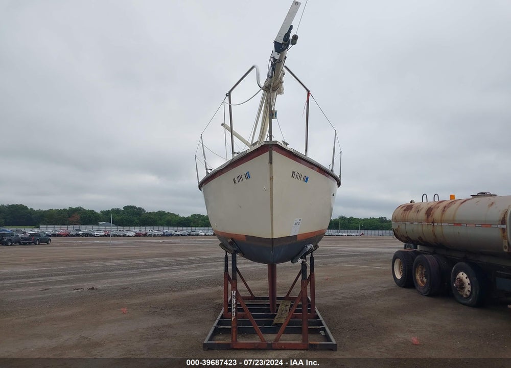 1985 HUNTER 31FT SAILBOAT VIN: HUN26385K485