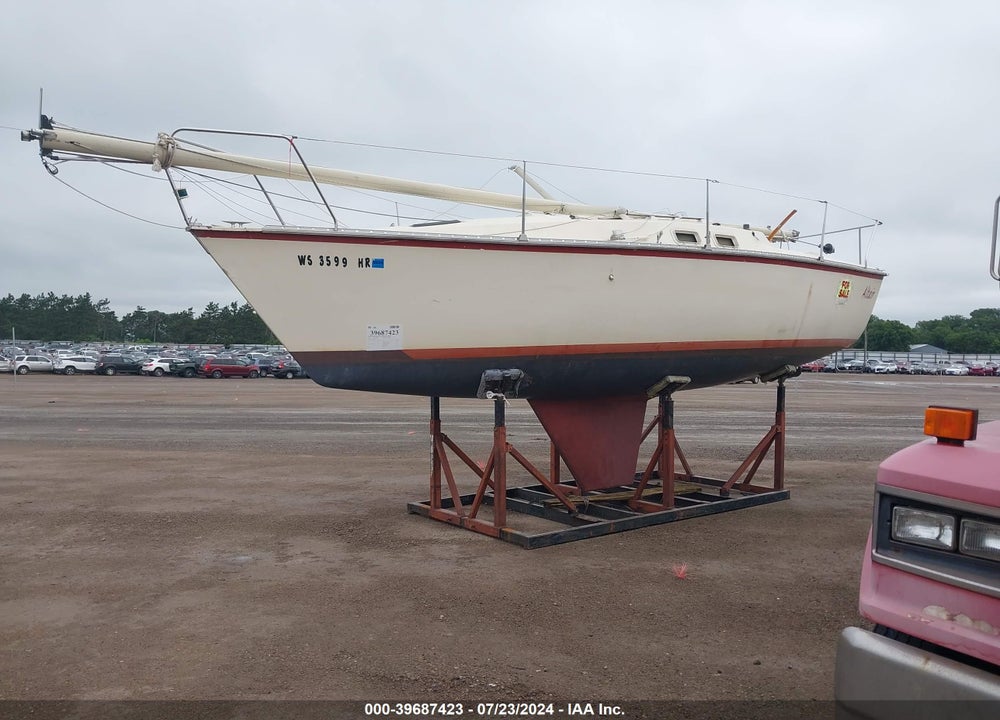 1985 HUNTER 31FT SAILBOAT VIN: HUN26385K485