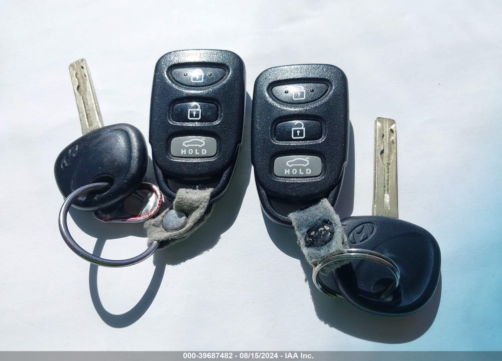 2014 HYUNDAI SONATA GLS VIN: 5NPEB4AC0EH912041