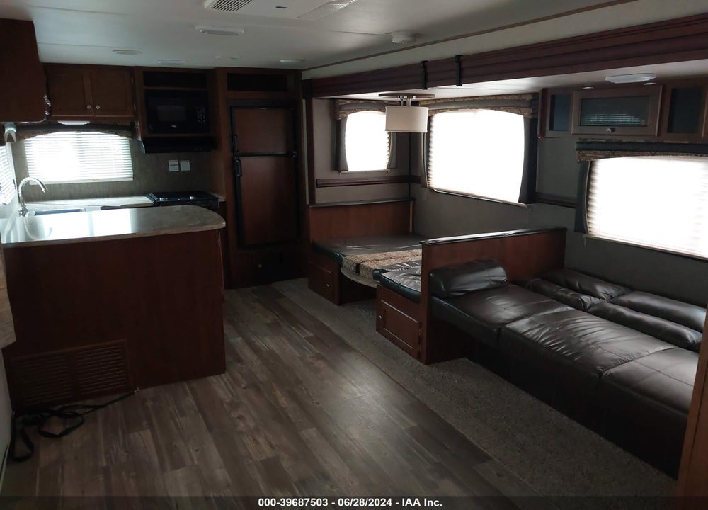 2016 HEARTLAND TRAIL RUNNER VIN: 5SFEB3327GE315323