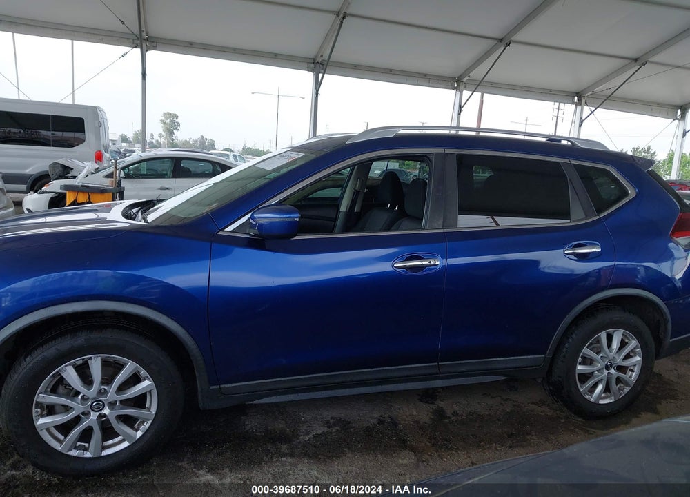 2018 NISSAN ROGUE SV VIN: KNMAT2MT6JP509496