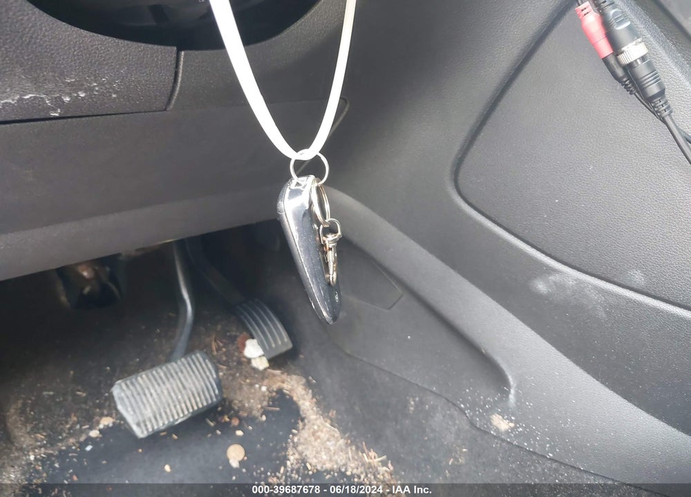 2016 FORD ESCAPE TITANIUM VIN: 1FMCU0J98GUB12591