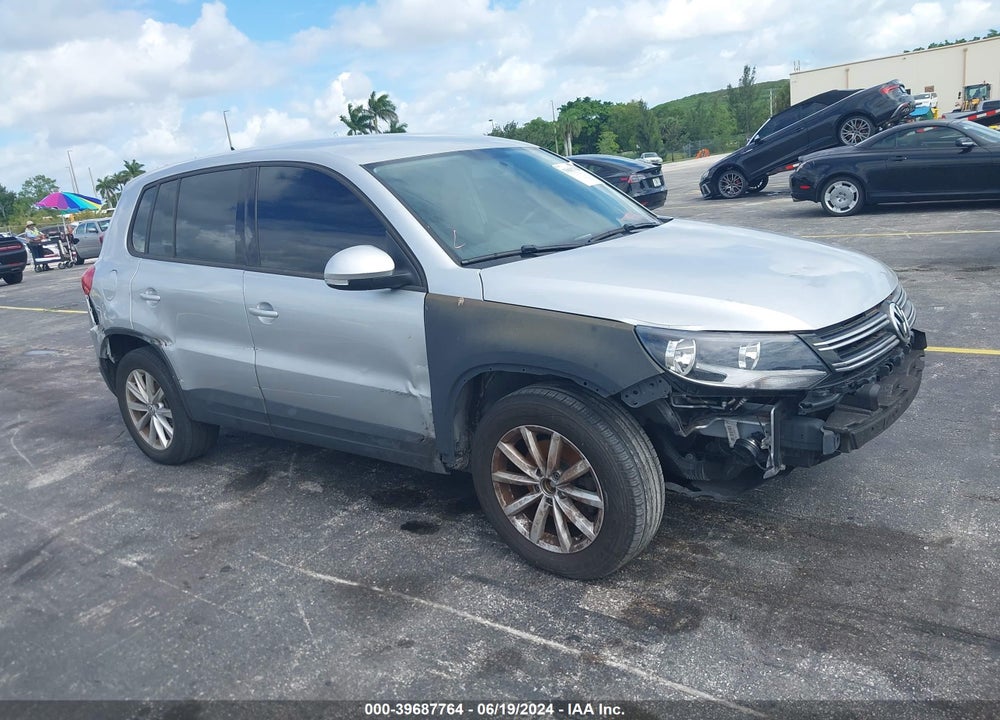 2018 VOLKSWAGEN TIGUAN LIMITED 2.0T VIN: WVGAV7AXXJK001376