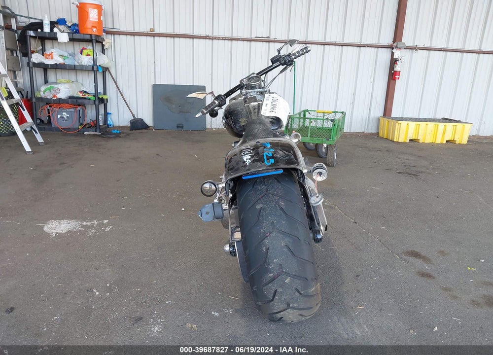 2015 HARLEY-DAVIDSON FXSB VIN: 1HD1BFV30FB018207