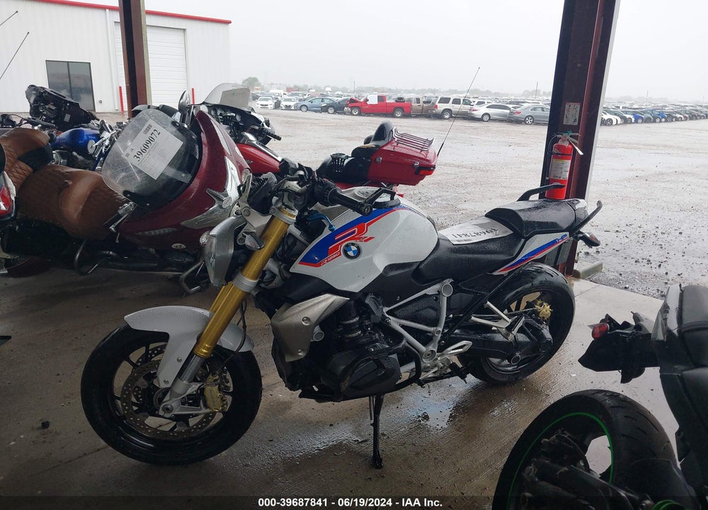 2020 BMW R 1250 R VIN: WB10J7300LZG69709