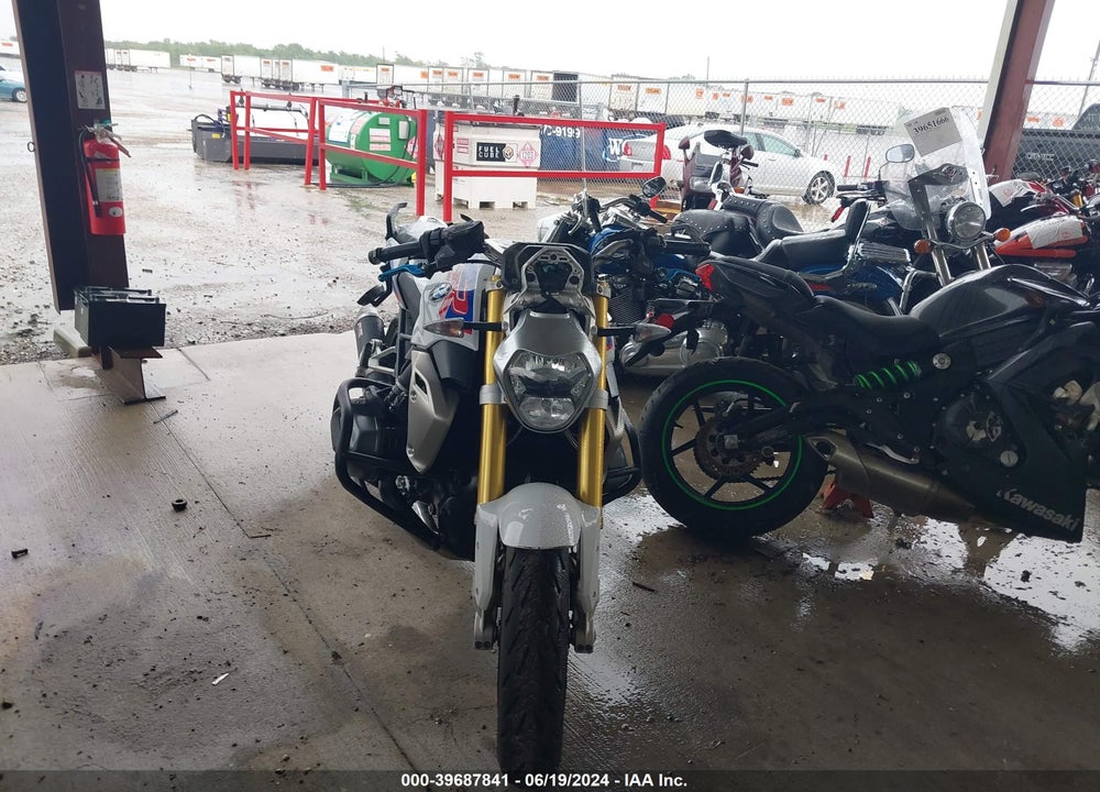 2020 BMW R 1250 R VIN: WB10J7300LZG69709
