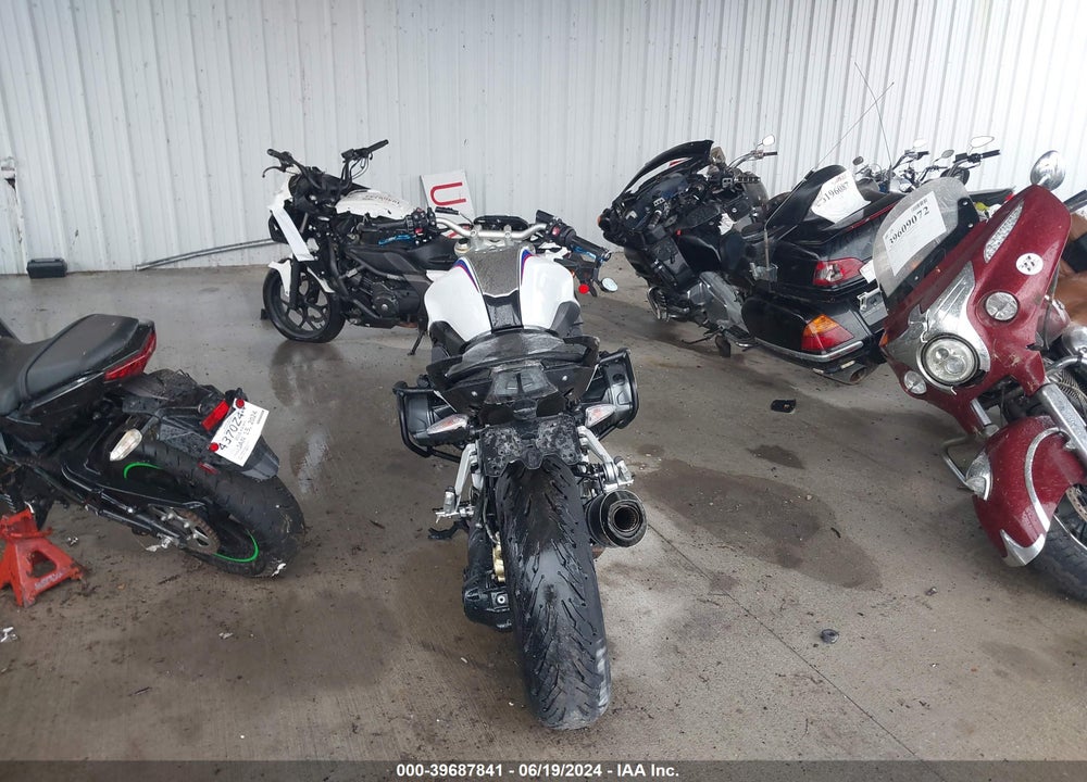2020 BMW R 1250 R VIN: WB10J7300LZG69709