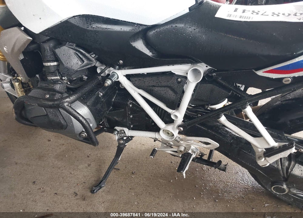 2020 BMW R 1250 R VIN: WB10J7300LZG69709
