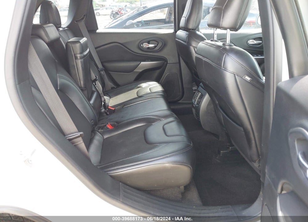 2019 JEEP CHEROKEE LATITUDE PLUS 4X4 VIN: 1C4PJMLB5KD198926