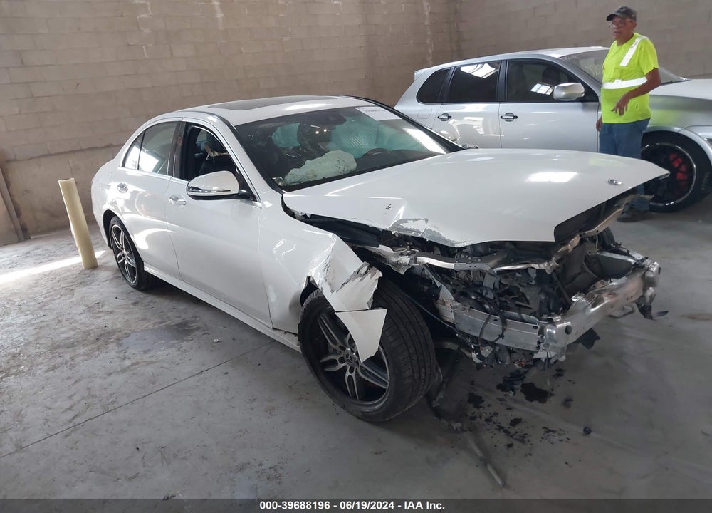 2017 MERCEDES-BENZ E 300 4MATIC VIN: WDDZF4KB2HA243509