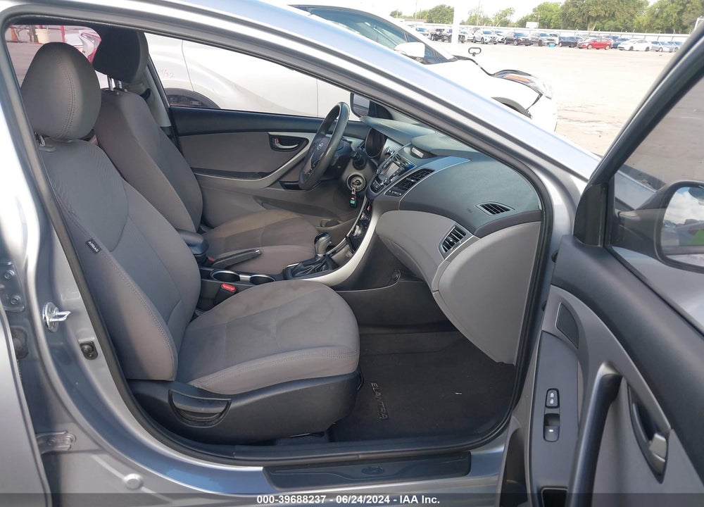 2015 HYUNDAI ELANTRA SE VIN: 5NPDH4AE5FH617028
