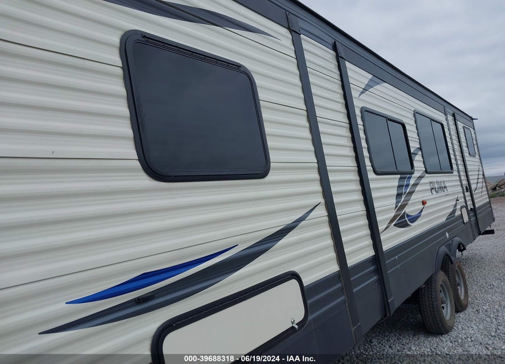 2018 PUMA 2 AXLE 32FT VIN: 4X4TPUH21JP073032