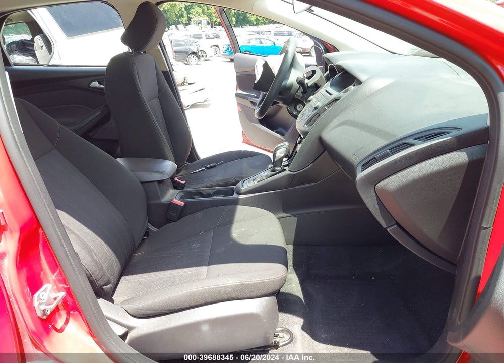 2015 FORD FOCUS SE VIN: 1FADP3F24FL270627