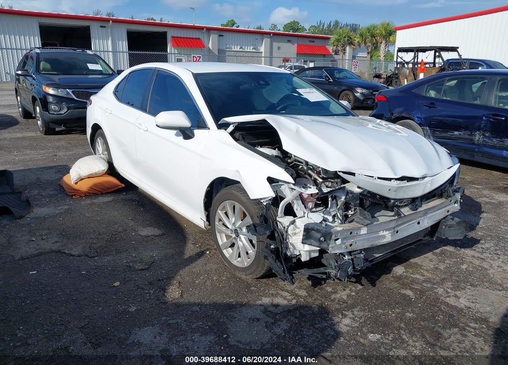 2021 TOYOTA CAMRY LE VIN: 4T1C11AK3MU562291