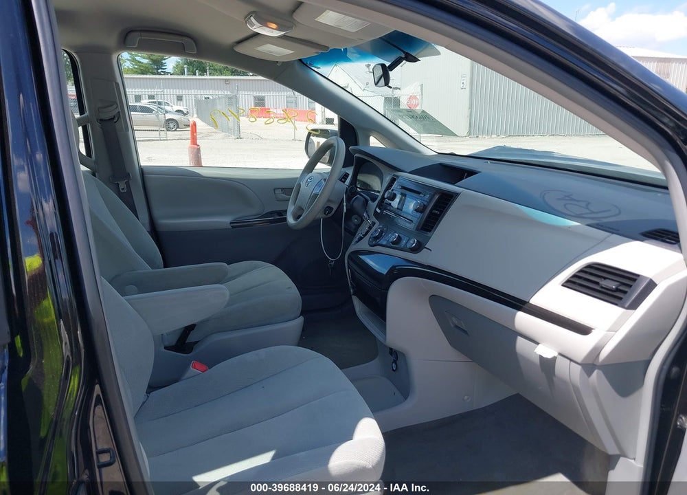 2014 TOYOTA SIENNA L V6 7 PASSENGER VIN: 5TDZK3DC6ES502488
