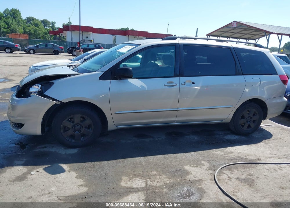 2004 TOYOTA SIENNA LE VIN: 5TDZA23CX4S195128