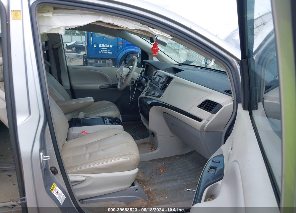 2011 TOYOTA SIENNA LE V6 VIN: 5TDKK3DC6BS155919